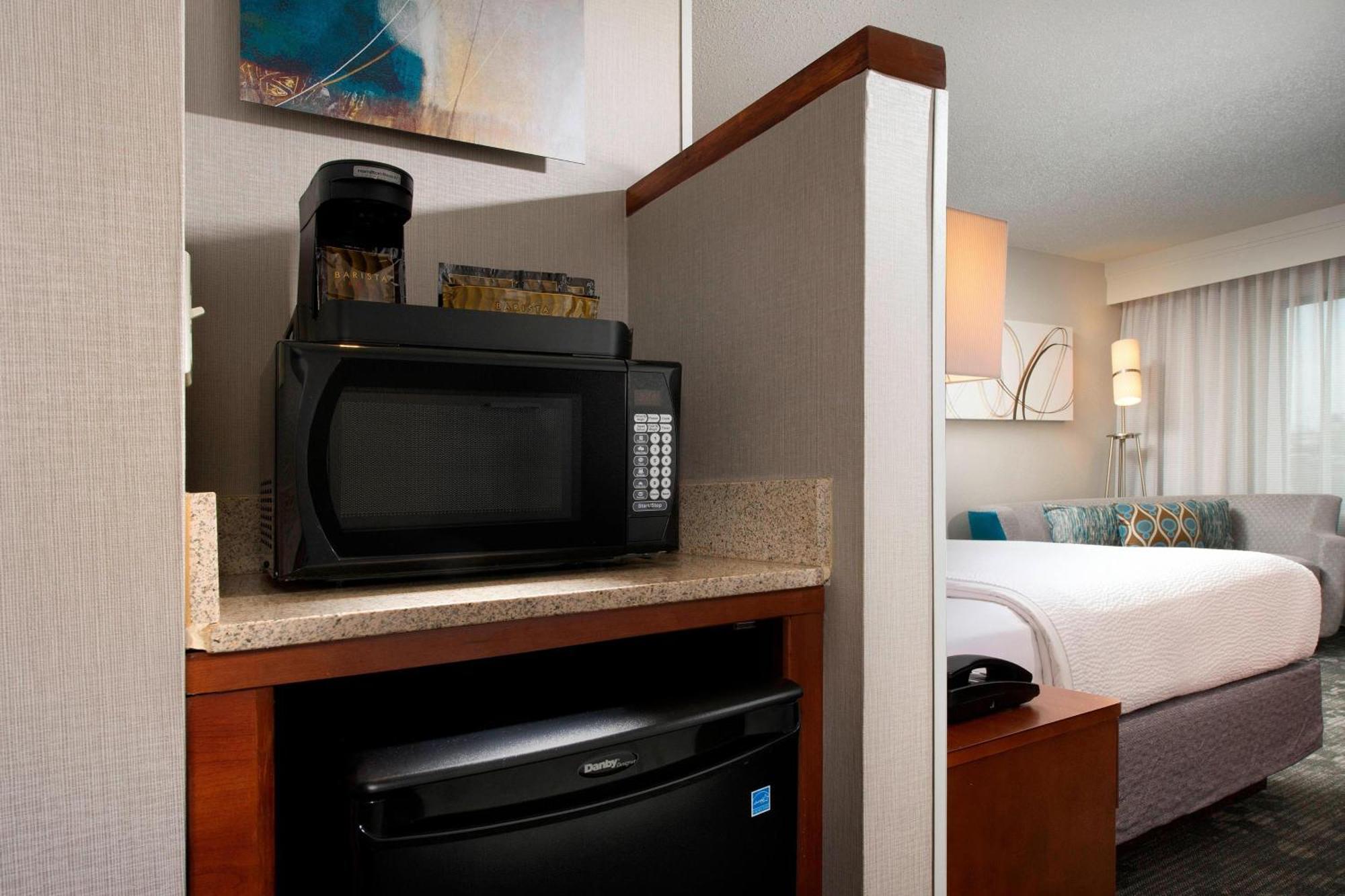 Courtyard By Marriott San Antonio Seaworld/Lackland Exterior photo